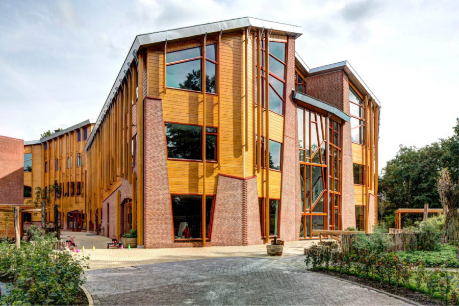 Kondor Wessels Amsterdam - International School of Amsterdam - Header